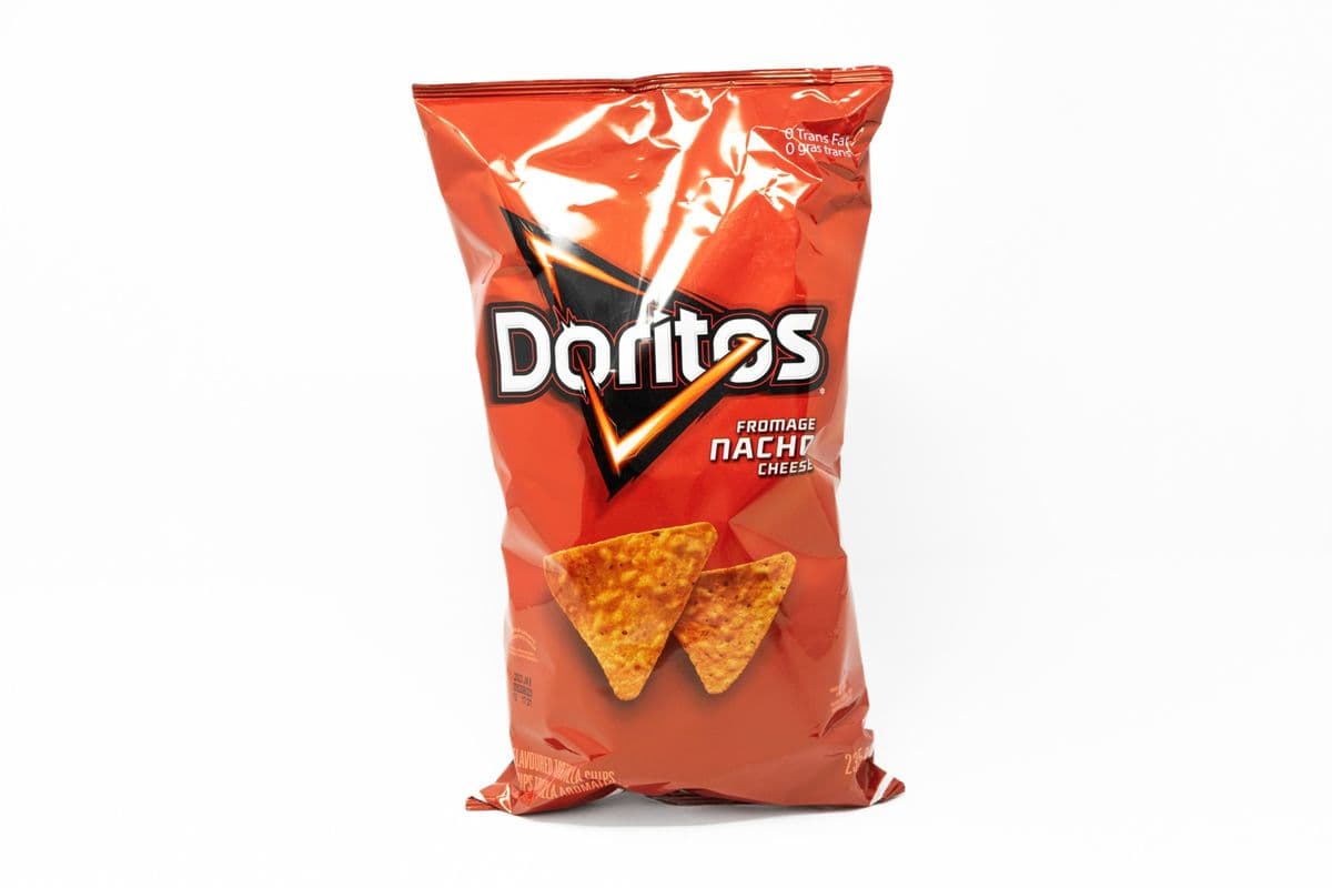 Doritos- Nacho cheese (235 g)