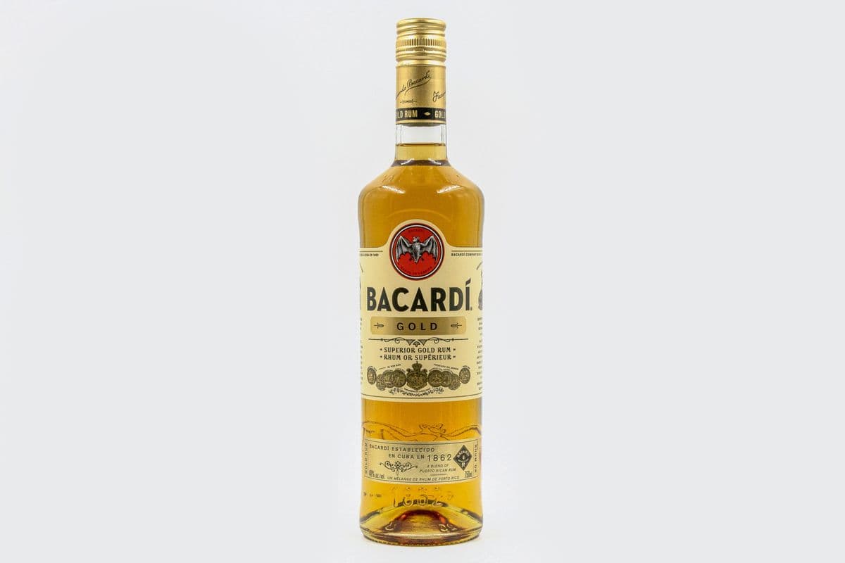 Bacardi Gold 750ml (1 x 750 ml)