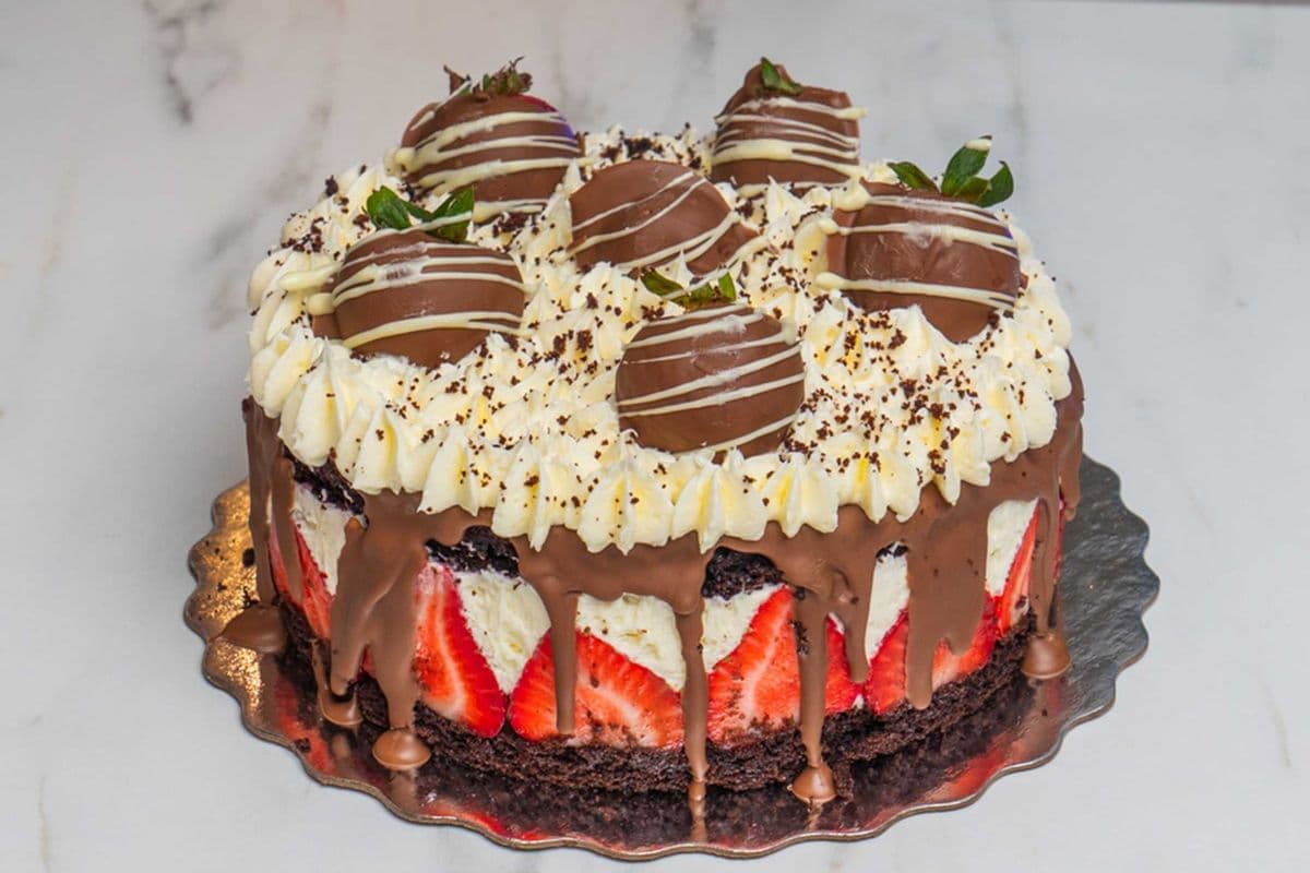 Birthday Cake (8-10 people)
