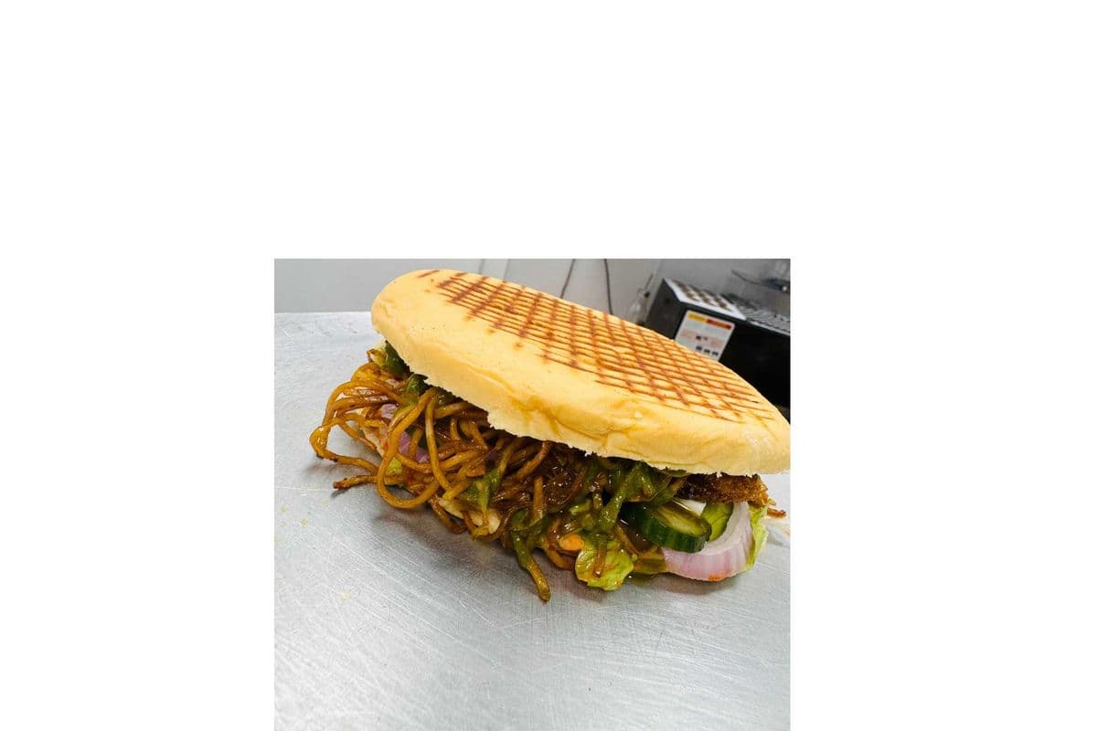 Chicken Maharaja Kulcha Burger
