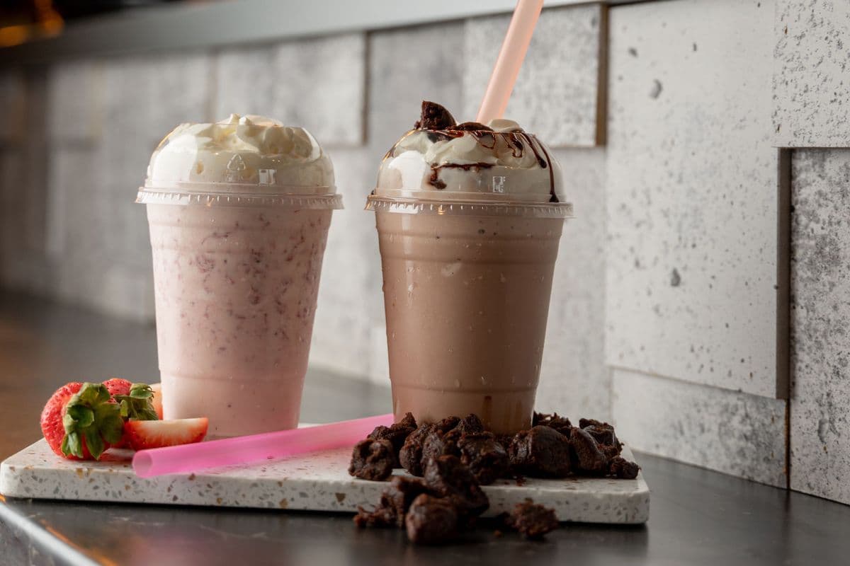 Banana shake (16 OZ)