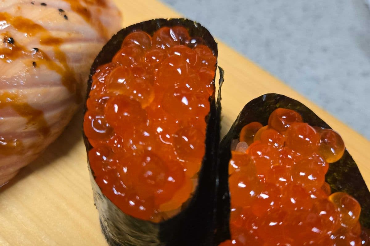 Ikura (Salmon Roe) Gunkan Maki