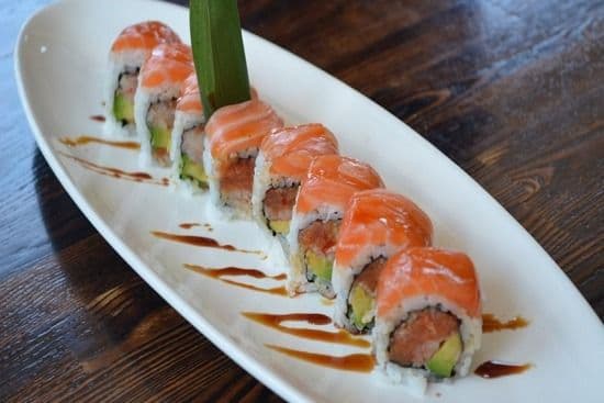 Salmon Lover Maki (6 pcs)