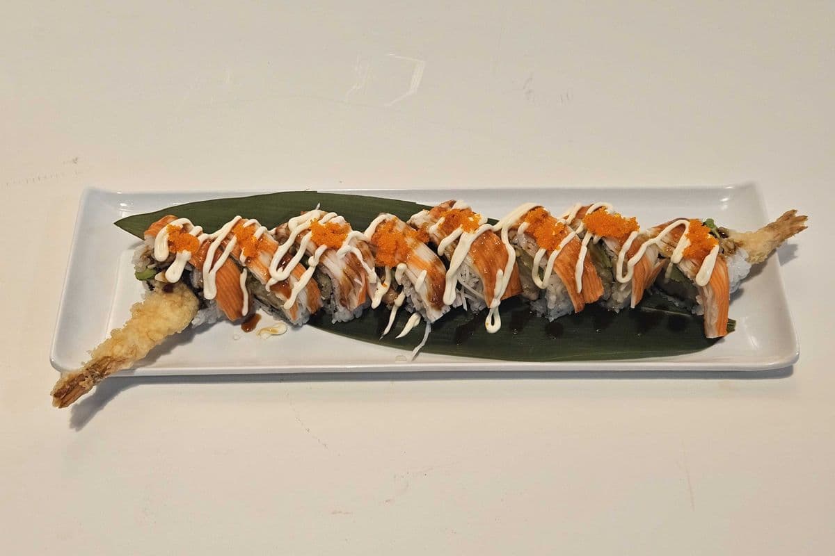 Crab Dragon Roll (8pcs)