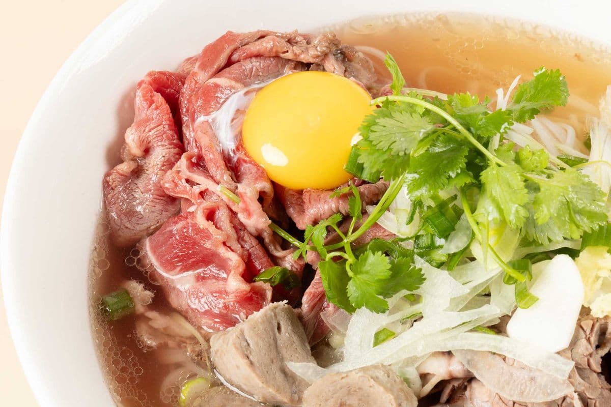 37. Tuan’s Special Beef Noodle Soup (Bigger Bowl) / (Pho Tuan)