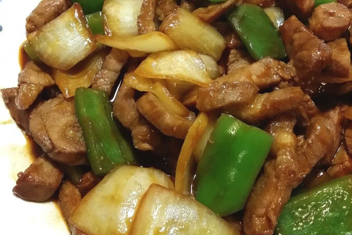 C19. Stir-Fry Pork with Pepper 青椒猪肉