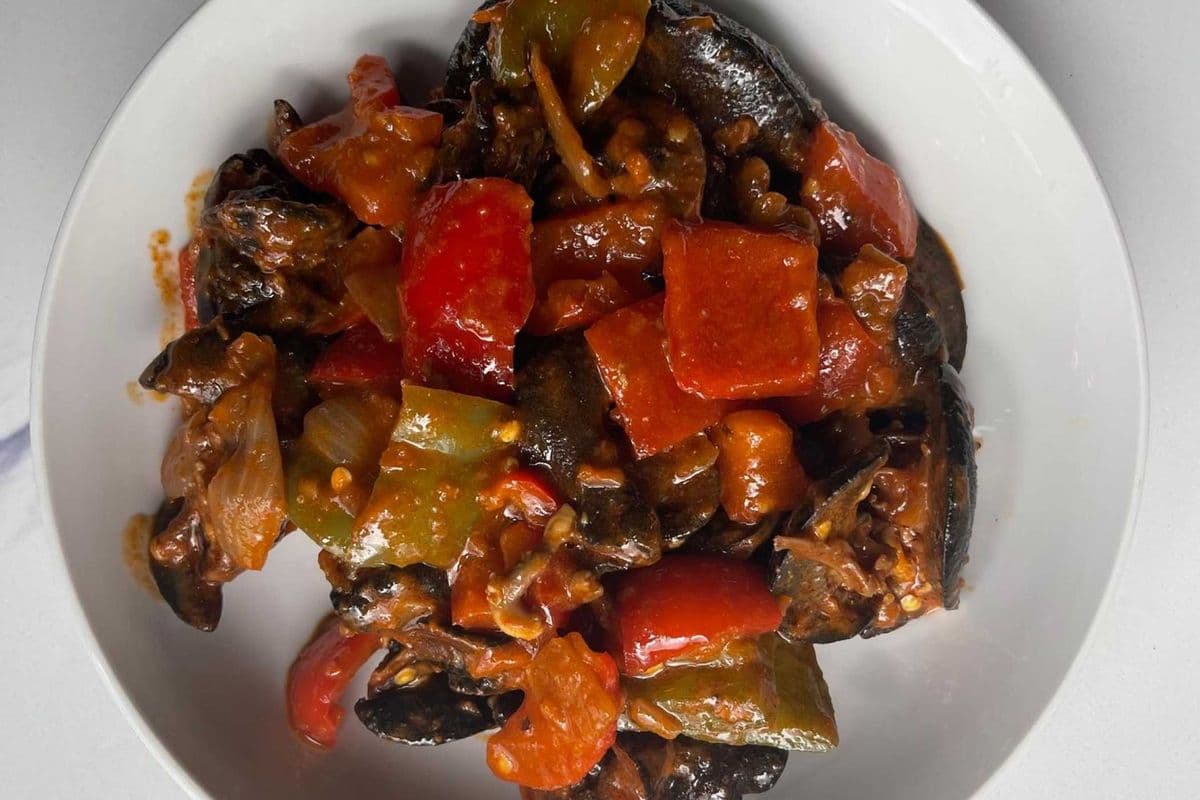 Peppered snail