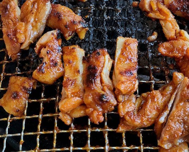 25. Poulet Mariné Grillé Épicé / Spicy Chicken Grill (Dak Goui)