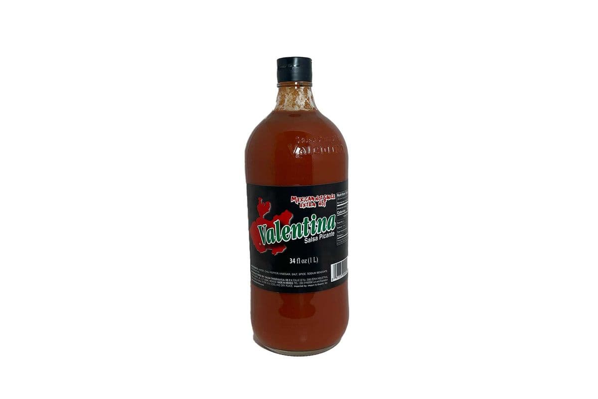 Salsa Valentina Etiqueta Negra (Black Label Hot Sauce) (34 oz) (1 L)