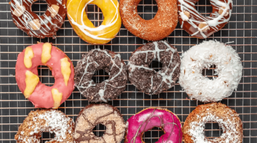 Une douzaine de beignes scouts assorties / One Dozen Assorted Scout Doughnuts