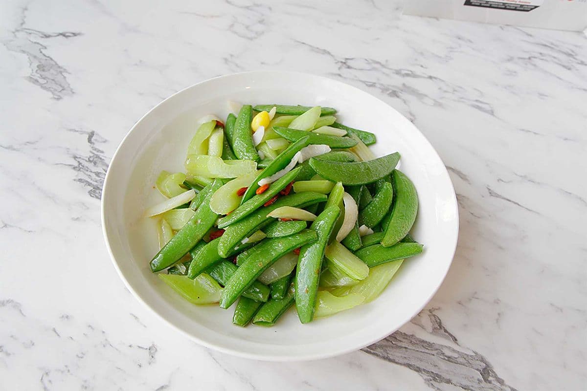 Stir Fried Celery and Snap Peas 西芹炒甜豆