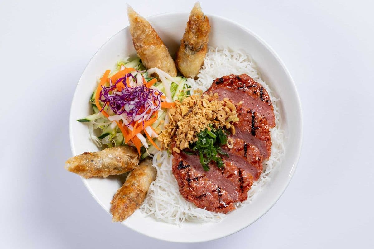 19. Spring Rolls or Vegetarian Spring Rolls / (Bun Cha Gio Man/Cha Gio Chay)