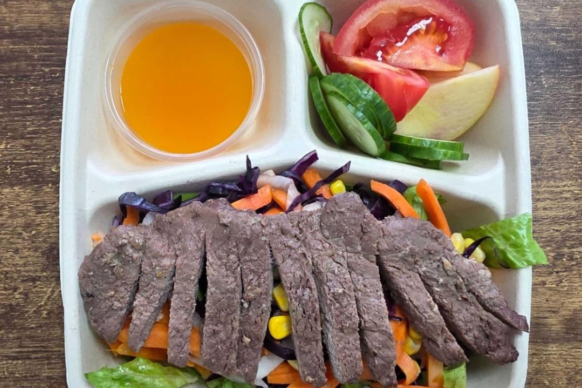 Beef Salad Bowl w/ Sour Mango Dressing