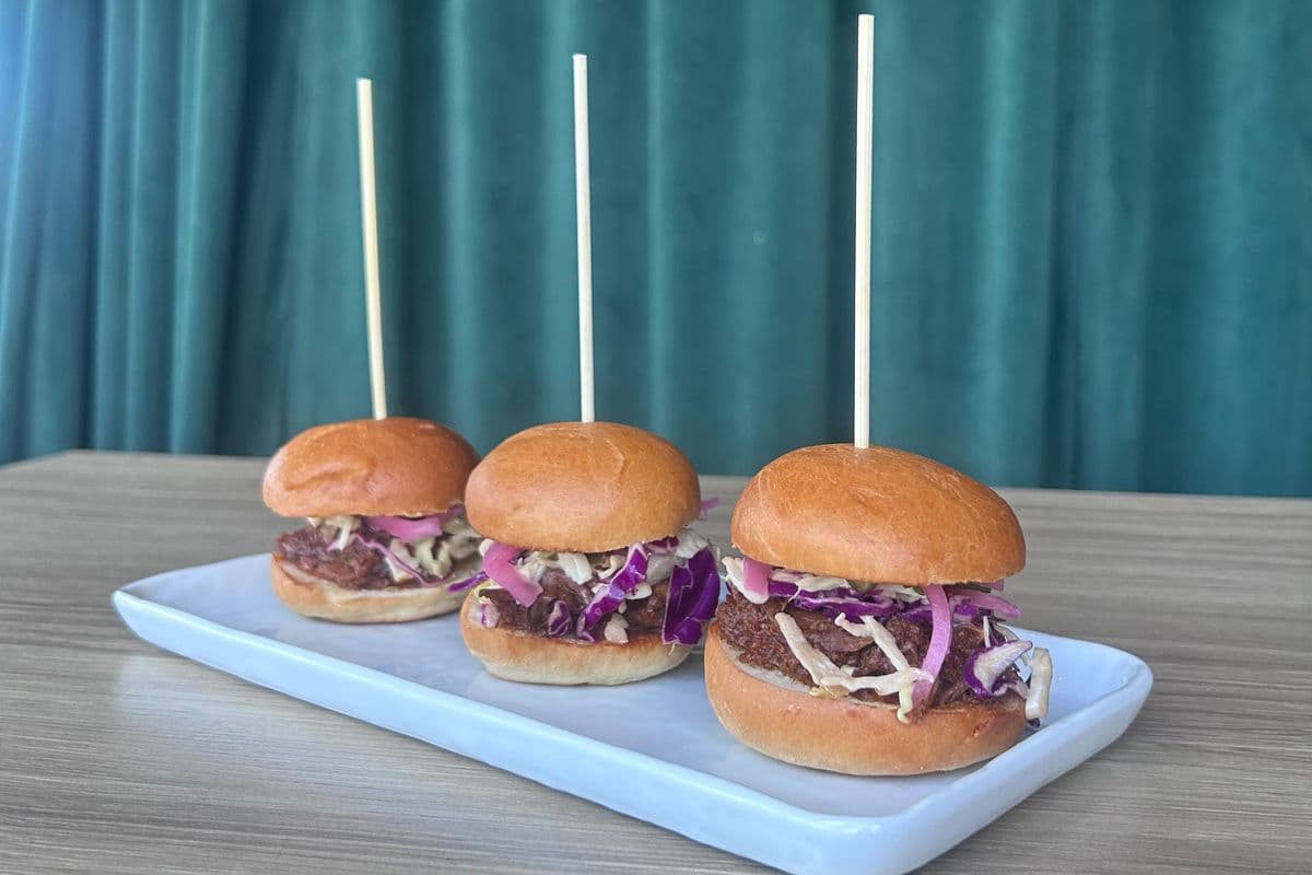 Blackened Chicken Sliders (3 Sliders)