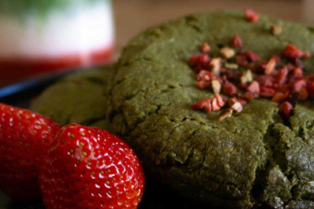 Strawberry Matcha Cookie (NEW)