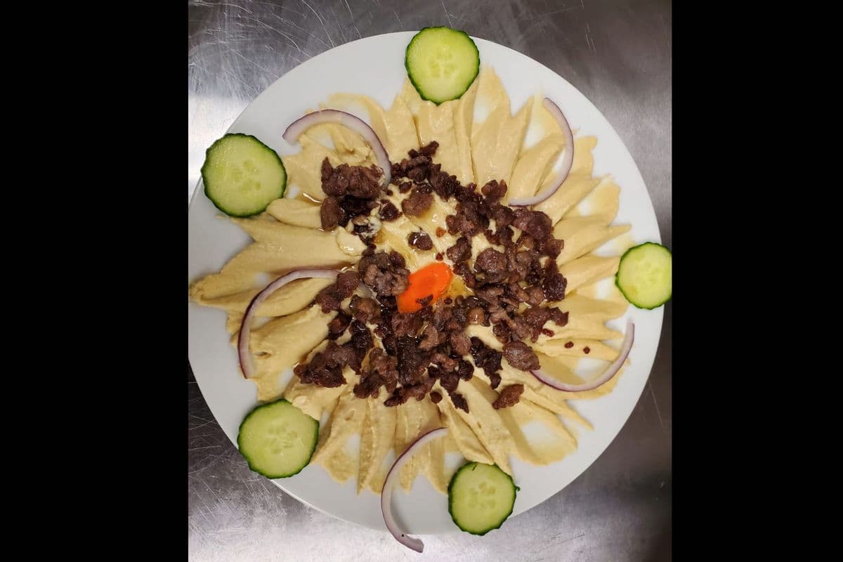 Hummus with Beef