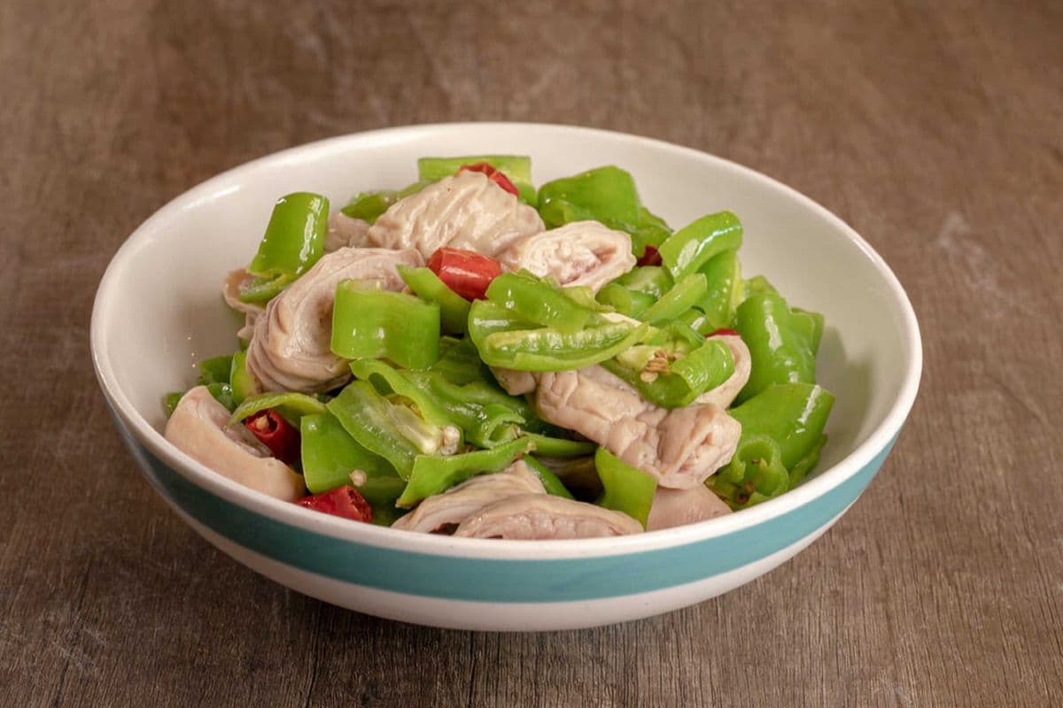 Stir Fried Pork Intestines with Green Pepper 尖椒肥肠