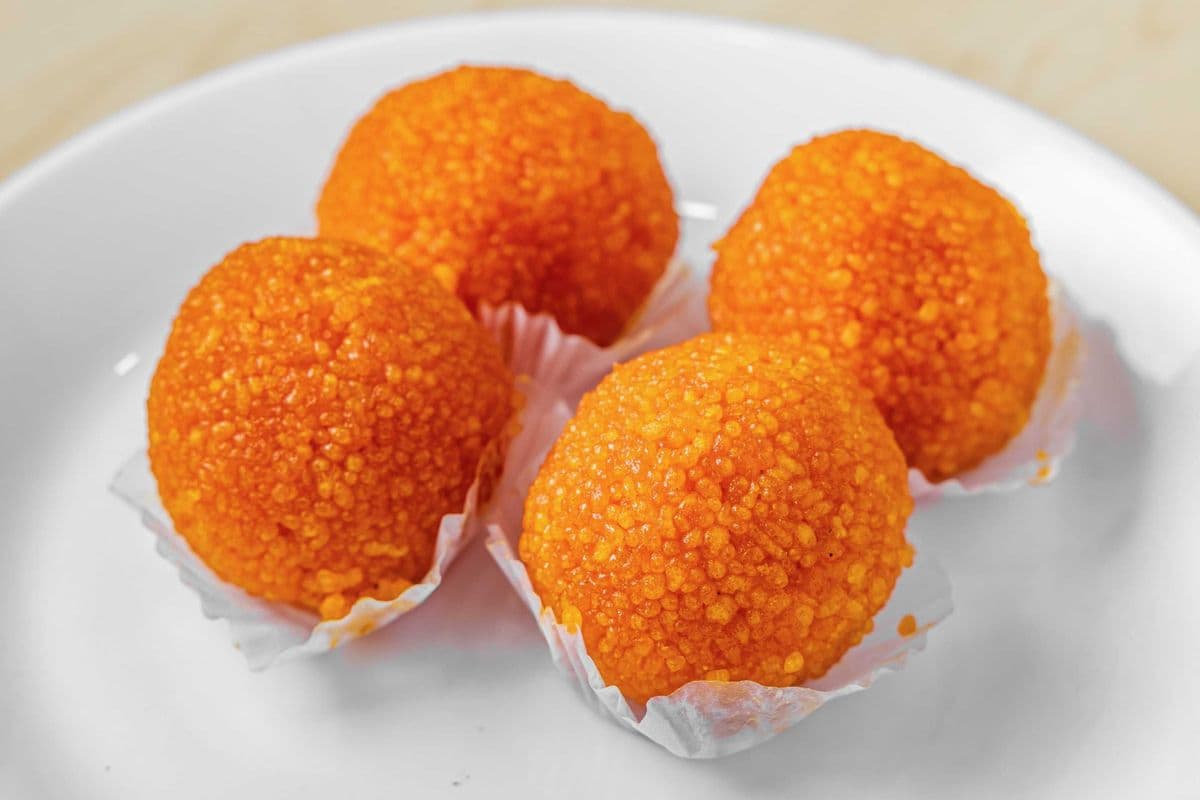 Motichoor Ladoo (1 LB)