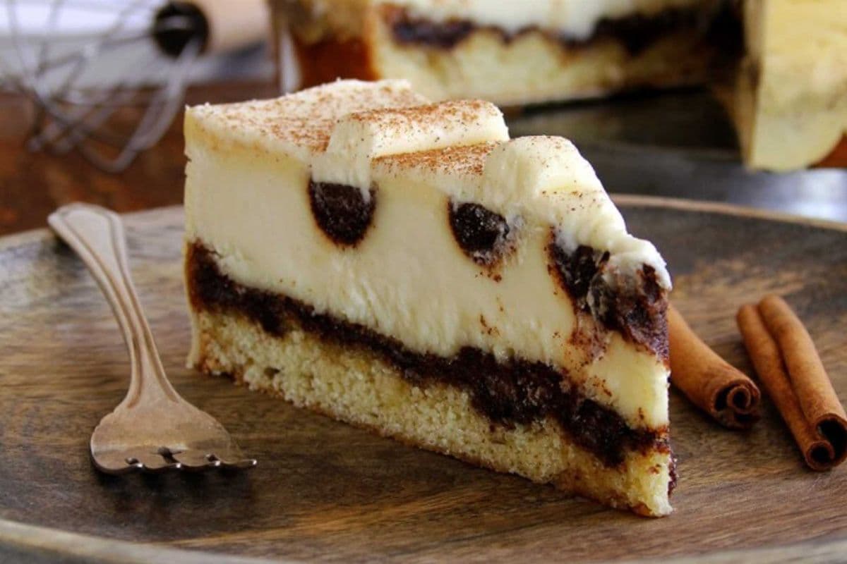 Cheesecake Cinnamon Buns