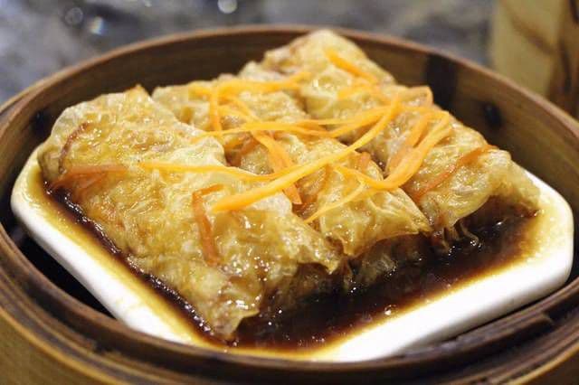Steamed Bean Curd Wraps with Minced Pork / 燒汁鮮竹卷.