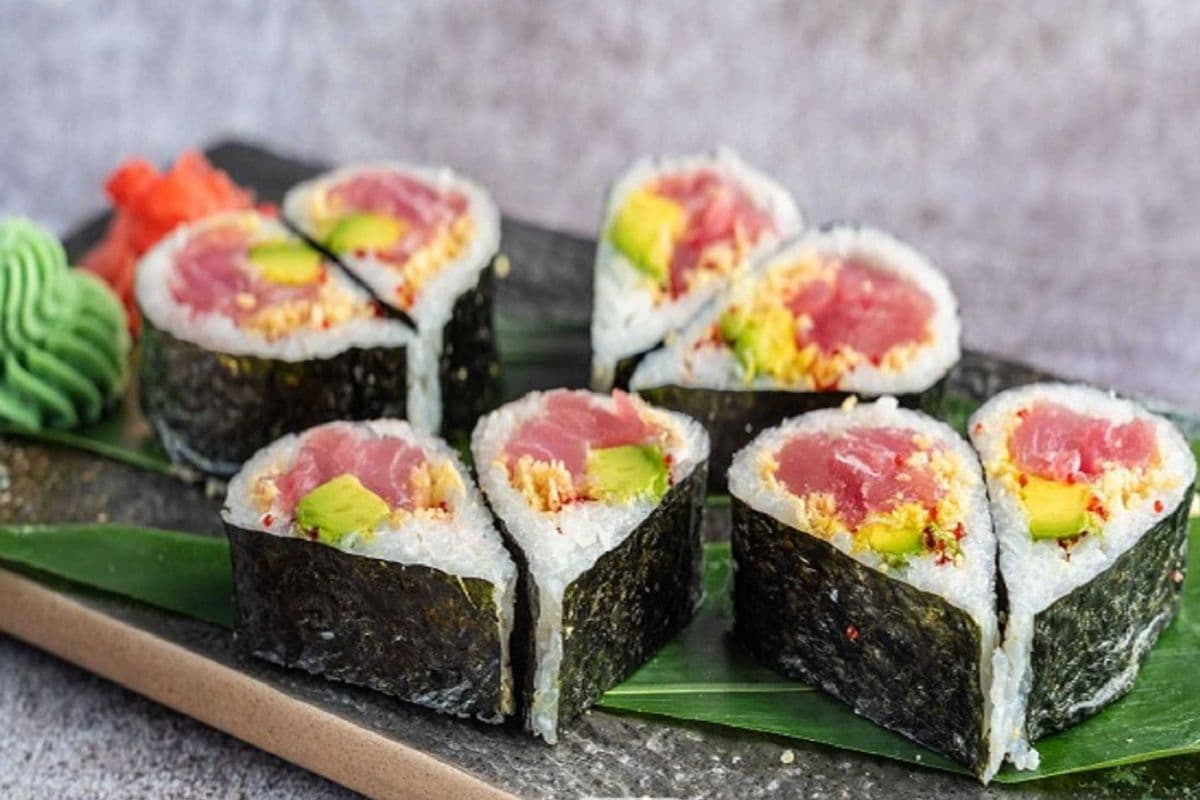 Spicy Tuna Heart Kamikaze Roll (8 pcs)