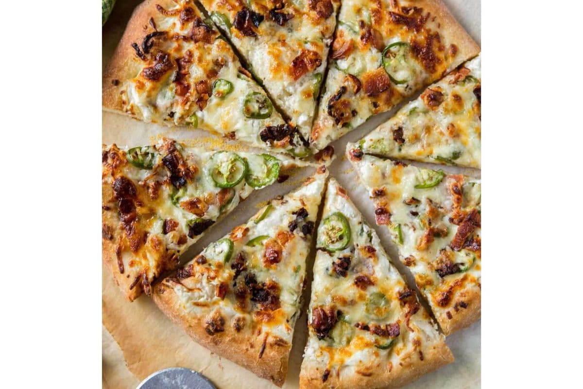 Jalapeño poper pizza