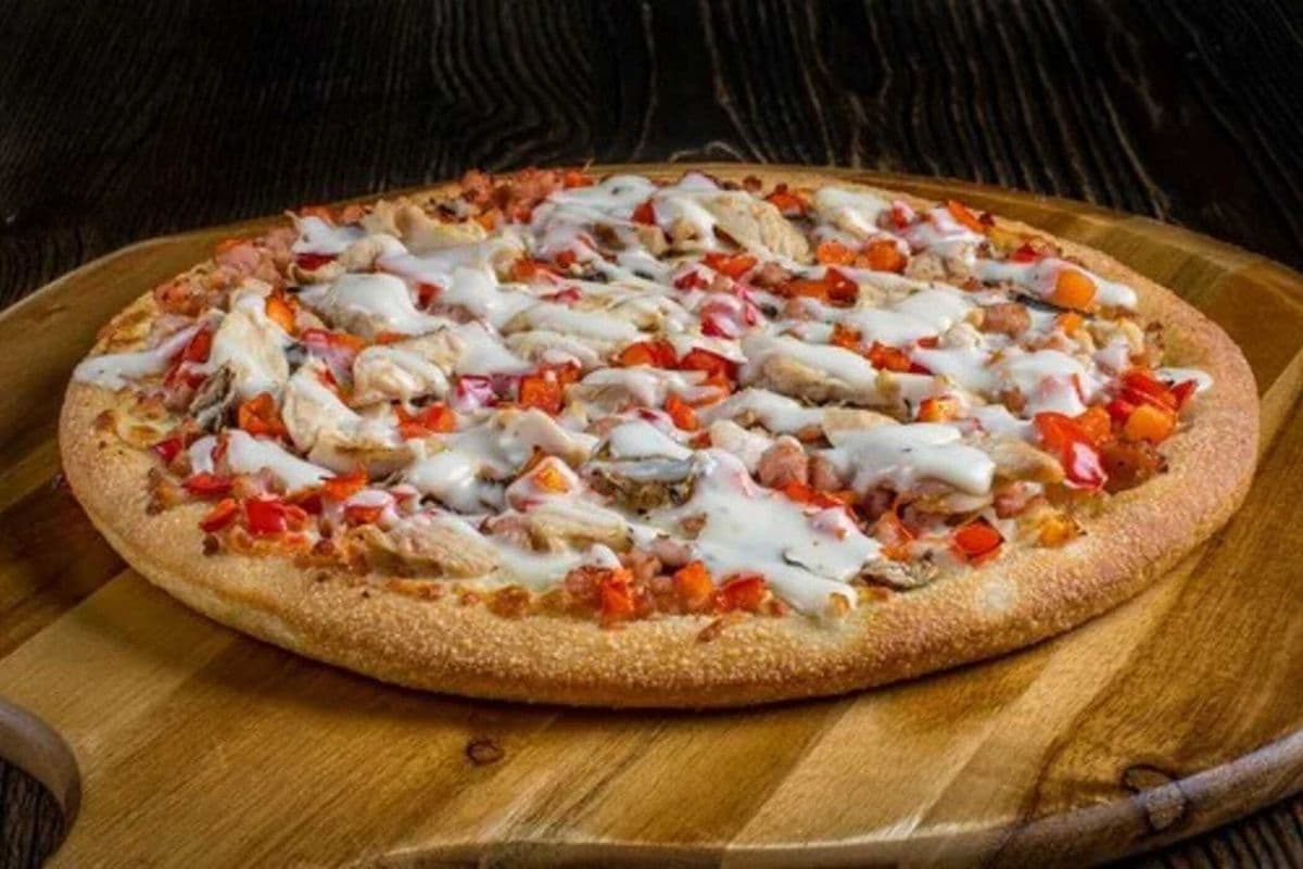 12" Chicken Alfredo Pizza