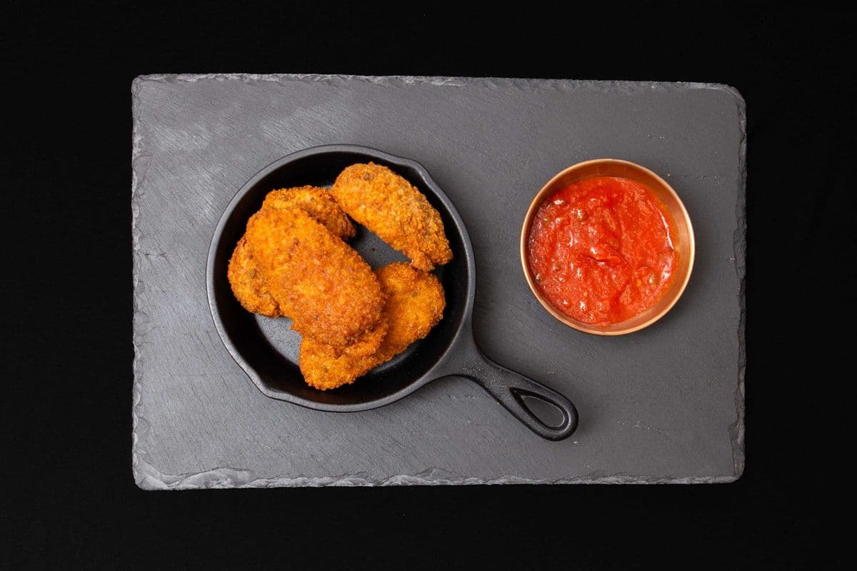 6 jalapeno poppers (6)