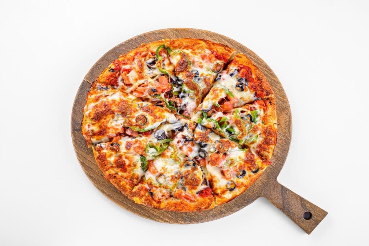 17. 14" Extra-Large Vegetarian Pizza