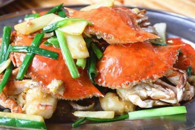 BC Crab with Ginger, Onion & Egg Noodles / 薑蔥BC肉蟹生麵底