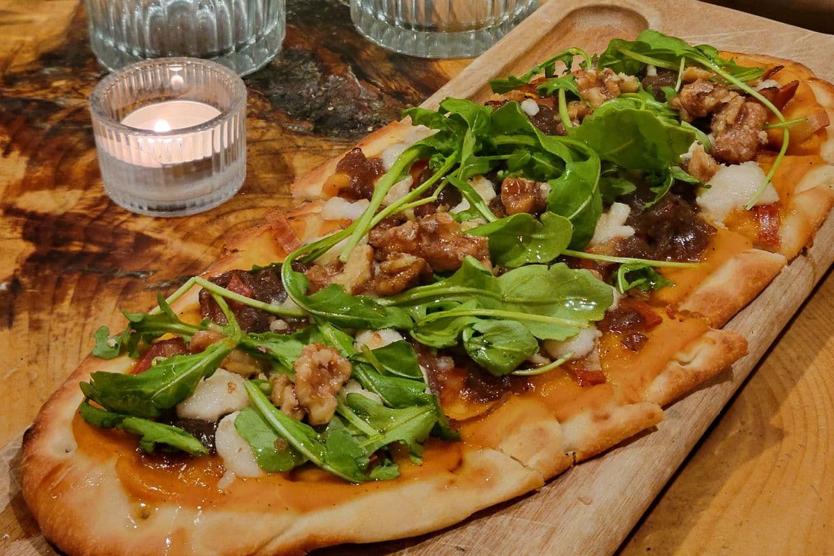 Hot Honey Brie and Bacon Flatbread