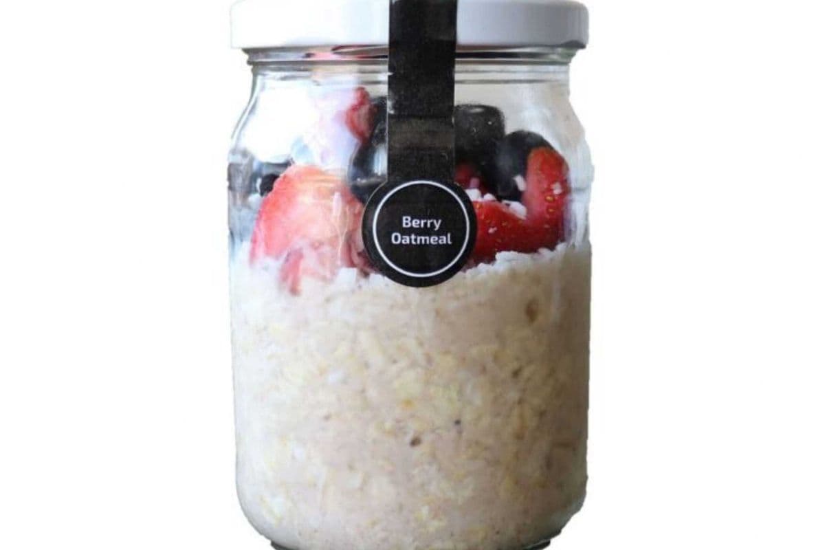 Berry Oatmeal - 375 g (375 g) (370 Cal)