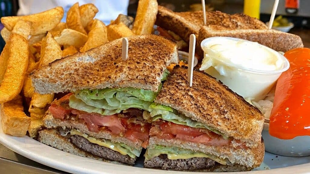 "British" Club Sandwich / Club sandwich "British"