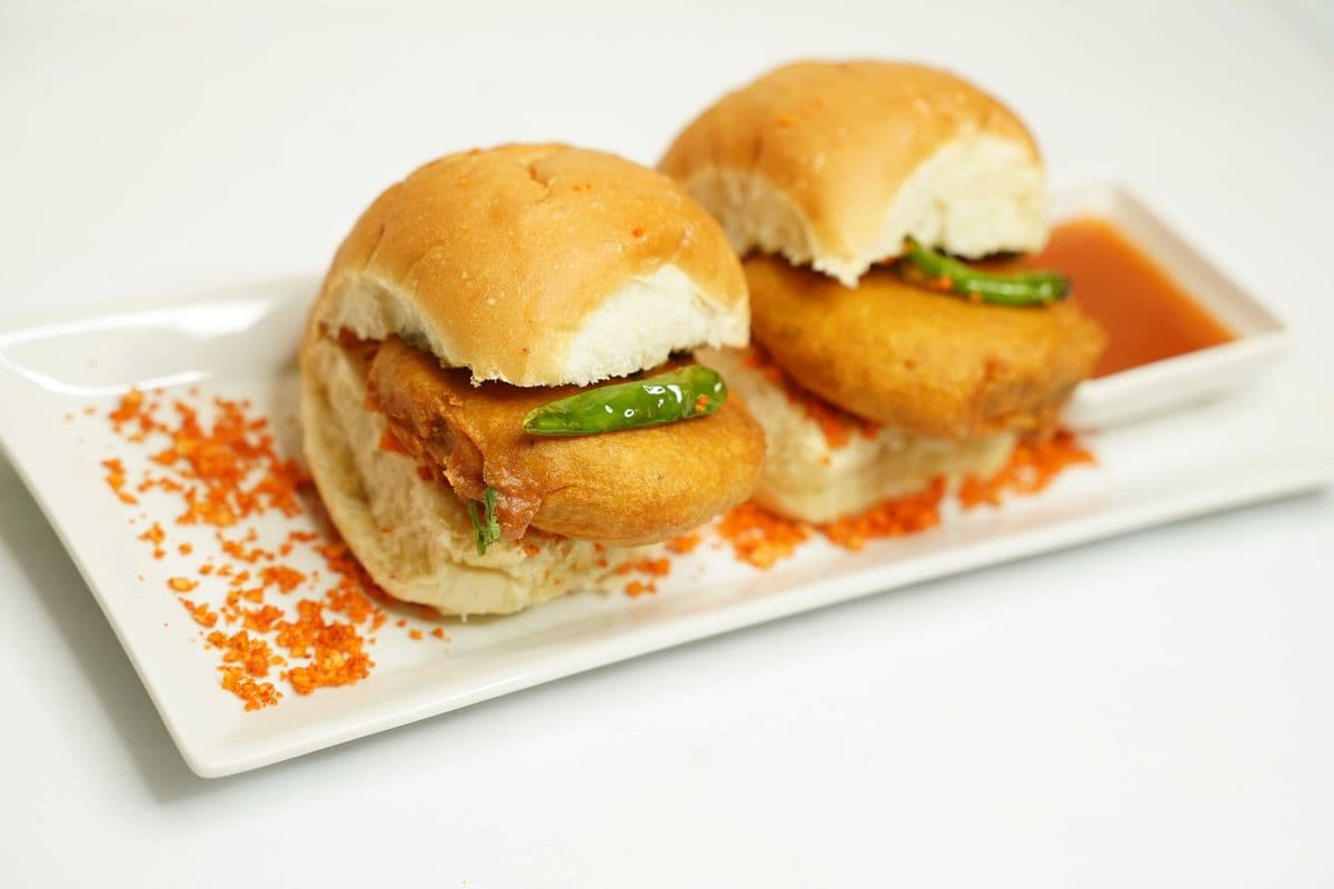 Vada Pav (2 pcs)