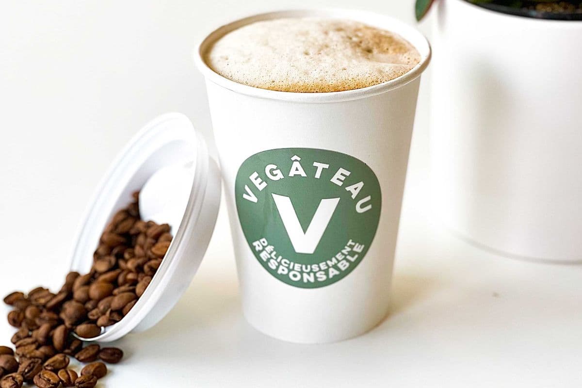 Latte chaud / Hot Latte (12 oz (355 mL)) (180 Cal)