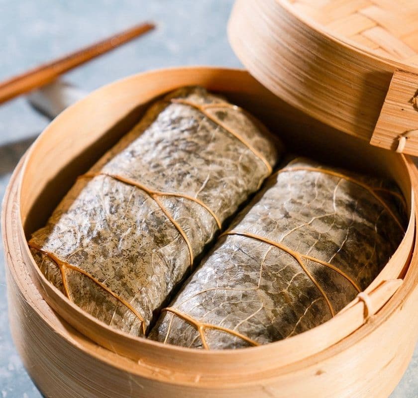 Steamed Sticky Rice Wraps with Chinese Sausages / 臘味糯米雞.
