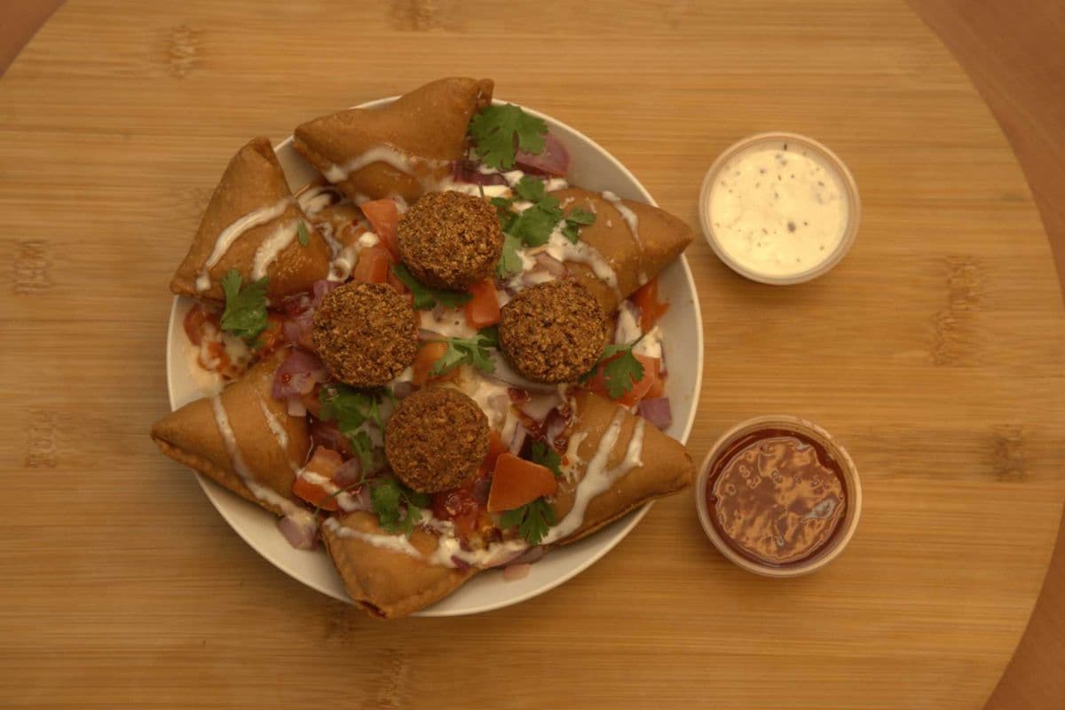 Samosa Falafel Poutine