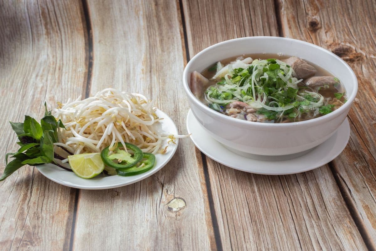 Small 31.Special Beef Noodle Soup (Phở Đặc Biệt)