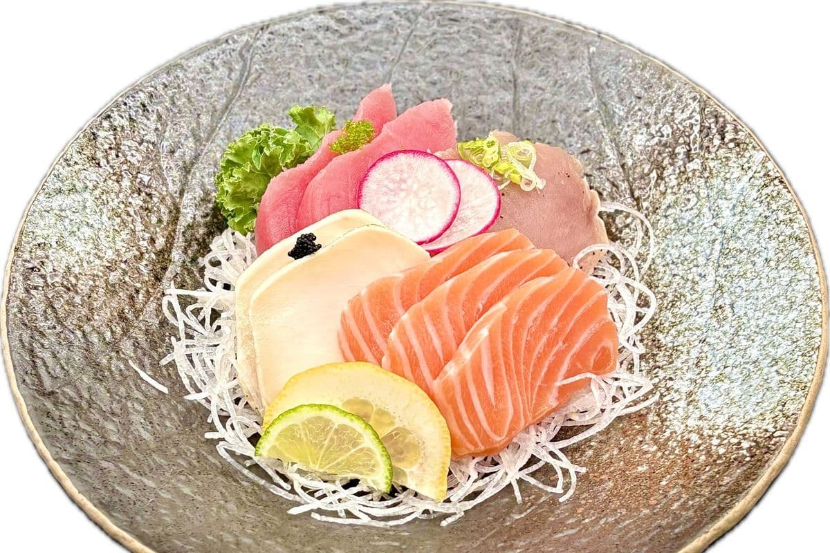 Sashimi Appetizer (9 pcs)