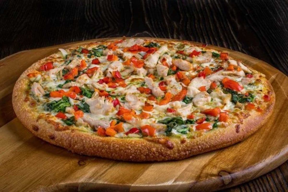 14" Chicken Pesto Pizza