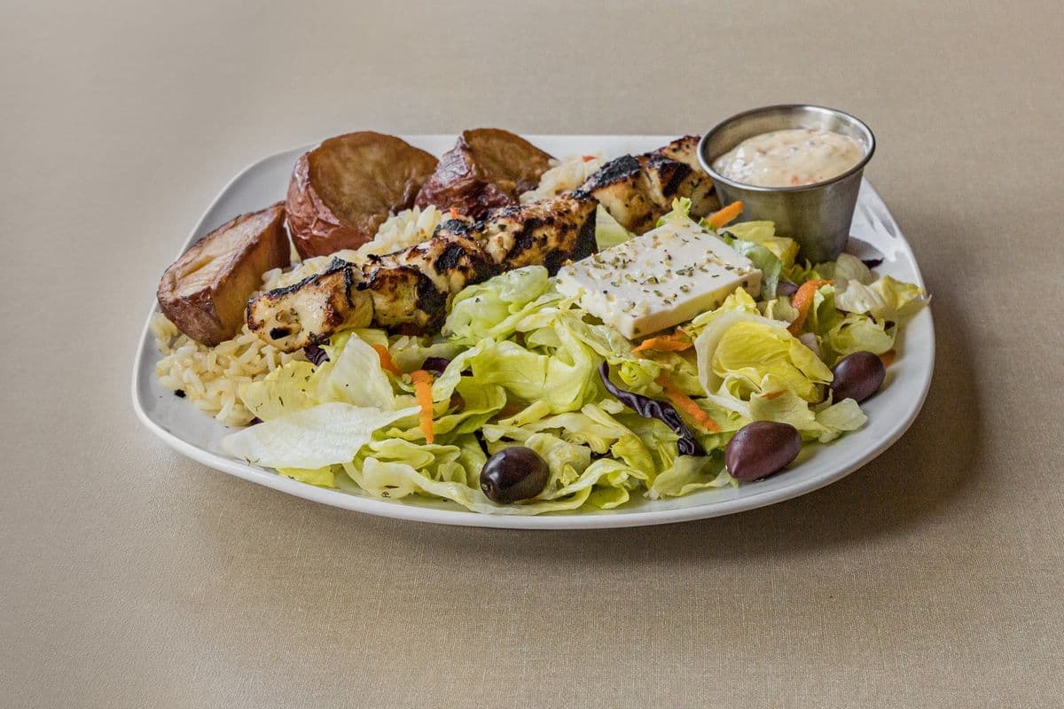 Assiette de souvlaki au poulet / Chicken Souvlaki Platter