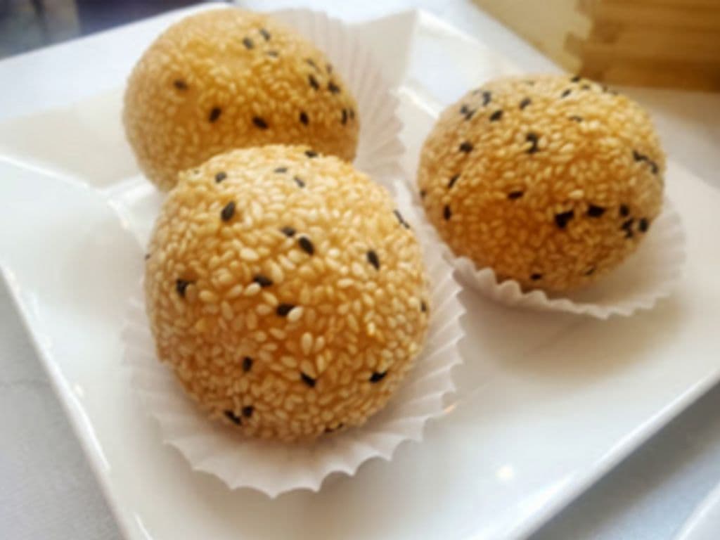 DS01 Egg Yolk Sesame Balls
