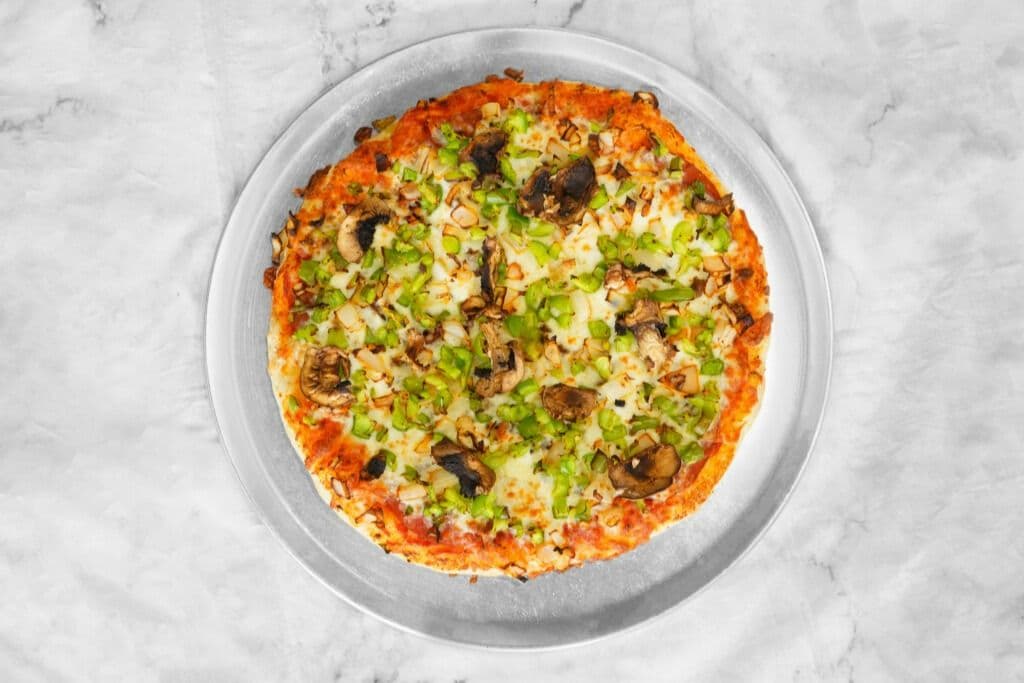 14'' Deluxe Pizza