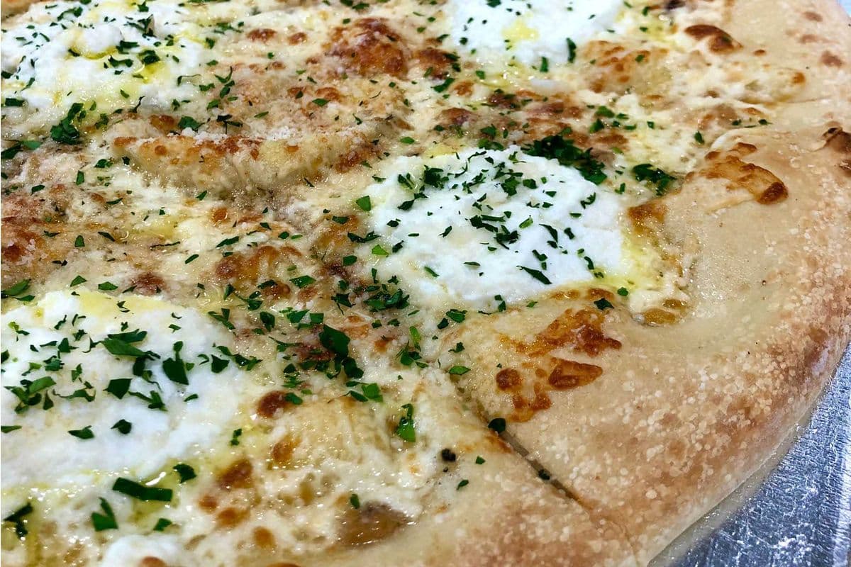 18" NY The WhiteOut Pizza