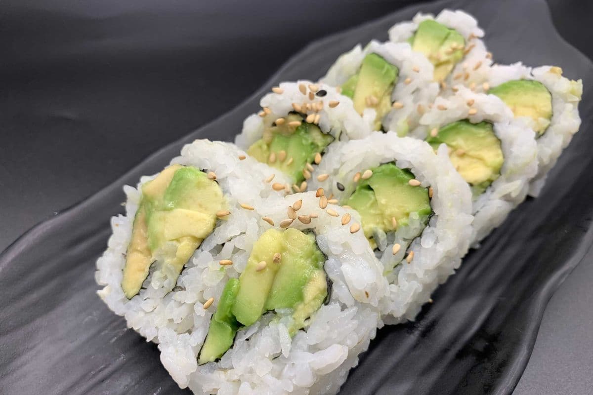 Avocado Roll (8 pcs)