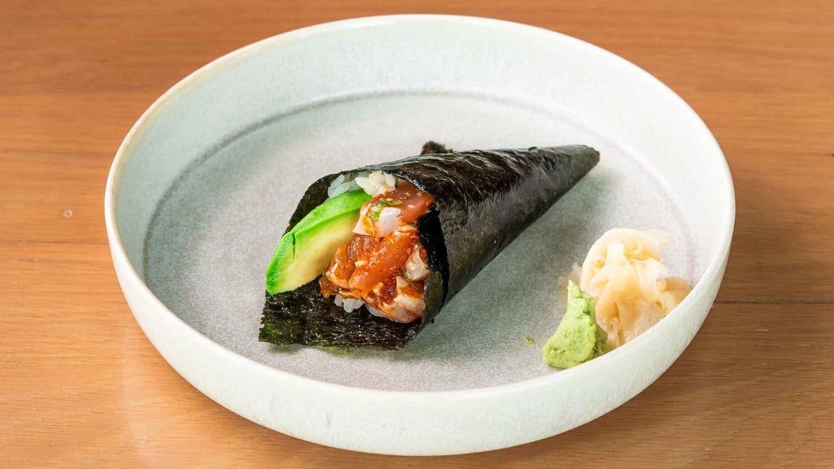 Hamachi Hand Roll