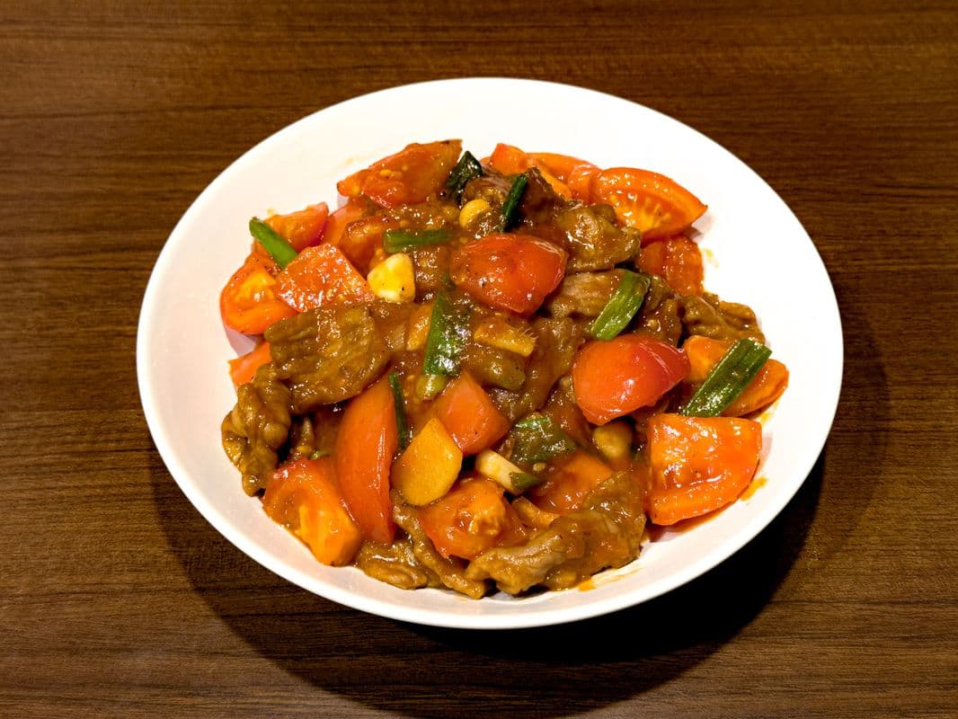 B6 Tomato-Braised Beef / B6 番茄烩牛肉