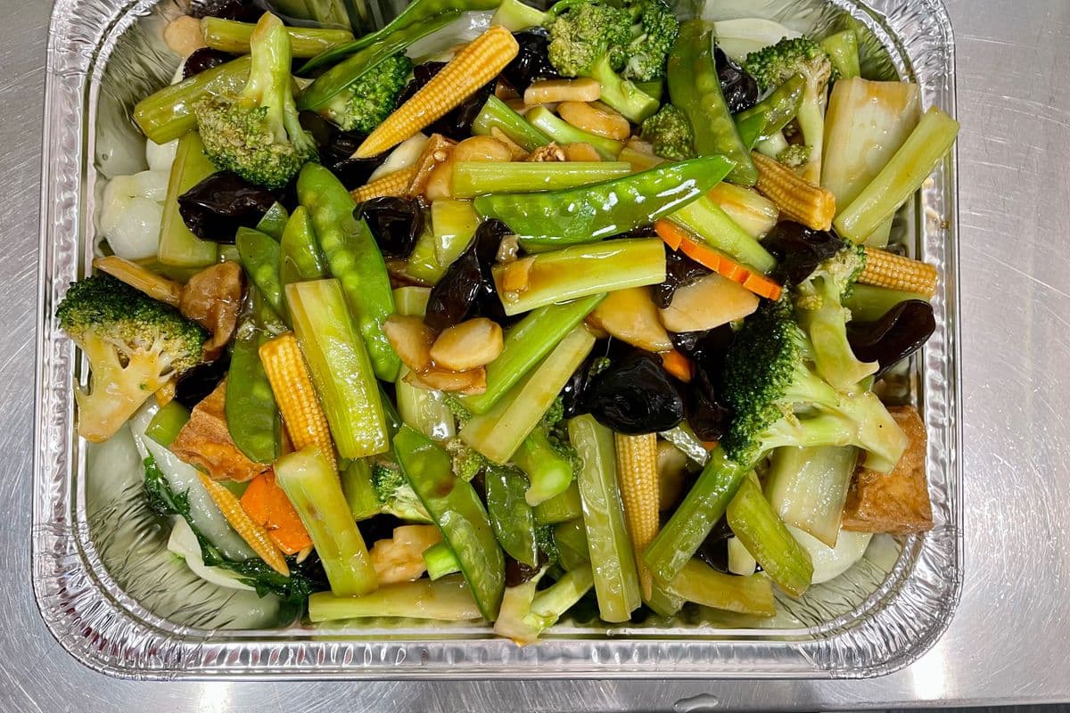 Lo Hon Vegetables (Mixed Veggies and Mushroom) 羅漢齋 Party Tray L
