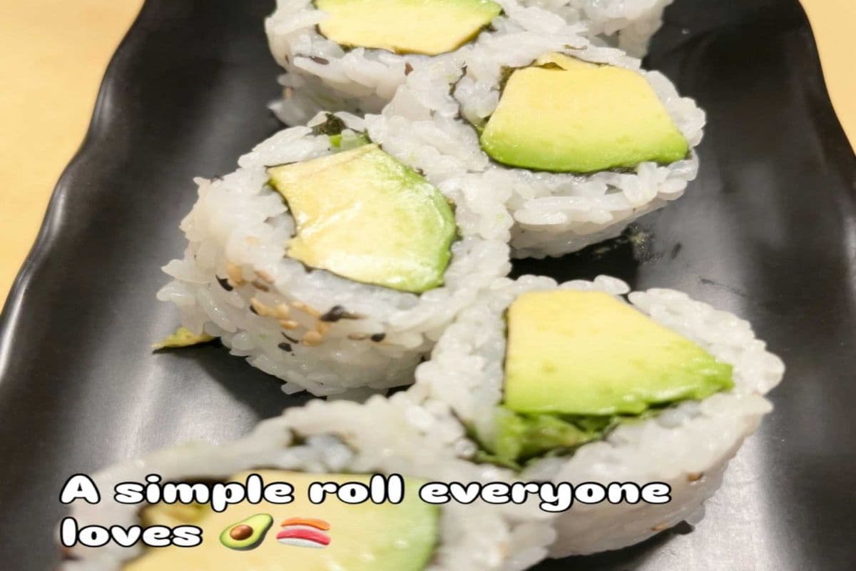 MR 2. Avocado Maki (6 pcs)