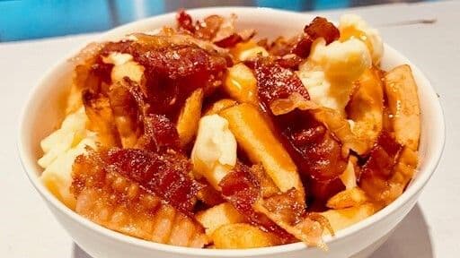 Grande Poutine Bacon / Large Bacon Poutine